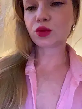 Snapshot of Lady__Maria chatting on October 15, 2025, 3:53 pm Lady Maria online show from October 15, 2025, 3:53 pm