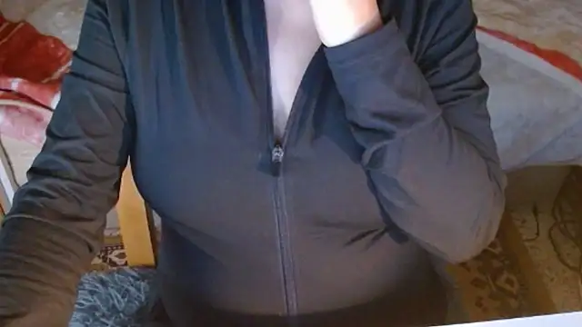 MysteryLadyxXx online show from May 7, 2026, 11:30 pm