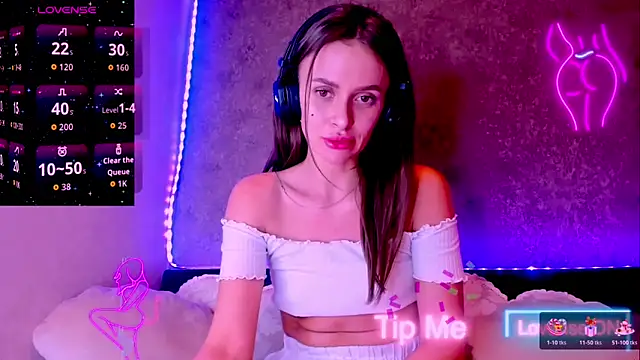 madina taher online show from March 15, 2026, 10:39 pm