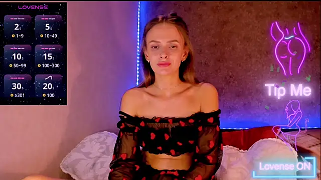 Snapshot of madina_taher chatting on March 10, 2025, 7:33 am madina taher online show from March 10, 2025, 7:33 am