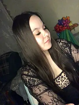 Snapshot of Var_Kiss chatting on March 19, 2025, 12:45 pm Var Kiss online show from March 19, 2025, 12:45 pm