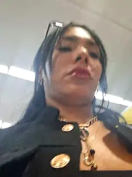 Doll Loren online show from January 18, 2026, 7:17 pm