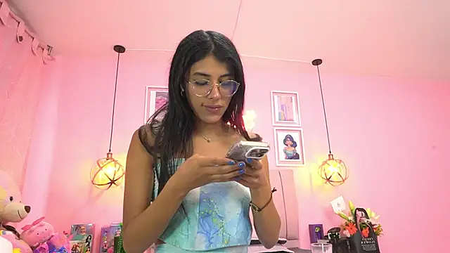 dani parker  online show from March 11, 2025, 4:18 pm