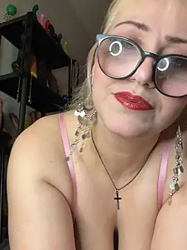 Snapshot of Maria_Texas chatting on February 7, 2026, 9:45 pm Maria Texas online show from February 7, 2026, 9:45 pm