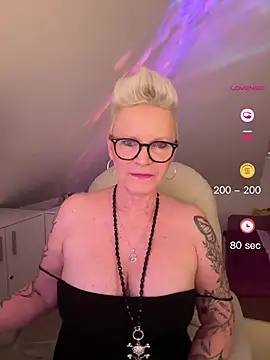 German Milf online show from May 24, 2026, 12:16 pm