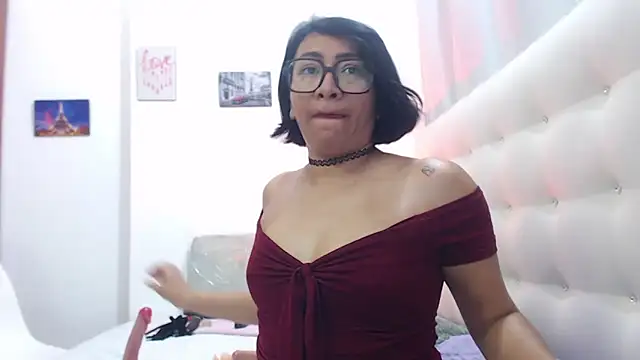 Snapshot of hornywife_ chatting on September 23, 2025, 7:32 pm hornywife  online show from September 23, 2025, 7:32 pm