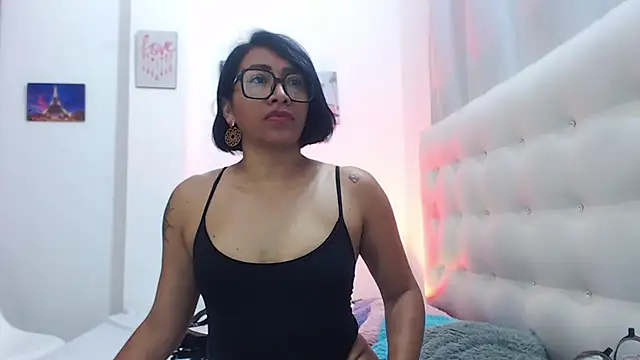 Snapshot of hornywife_ chatting on September 24, 2025, 7:09 pm hornywife  online show from September 24, 2025, 7:09 pm