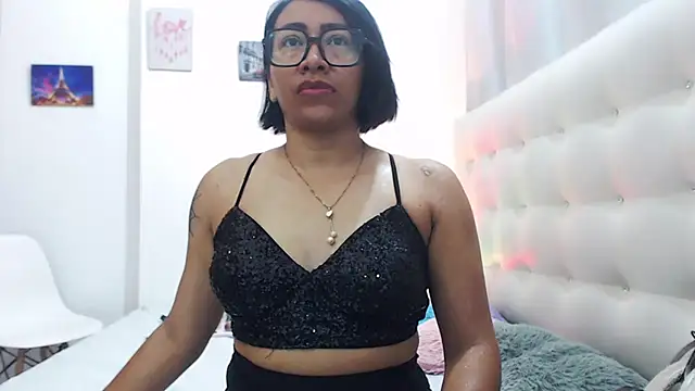 Snapshot of hornywife_ chatting on September 19, 2025, 7:29 pm hornywife  online show from September 19, 2025, 7:29 pm