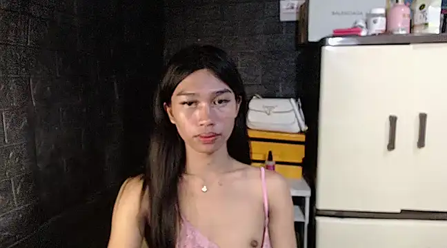 Snapshot of ToKeNa chatting on February 17, 2025, 12:00 am ToKeNa online show from February 17, 2025, 12:00 am