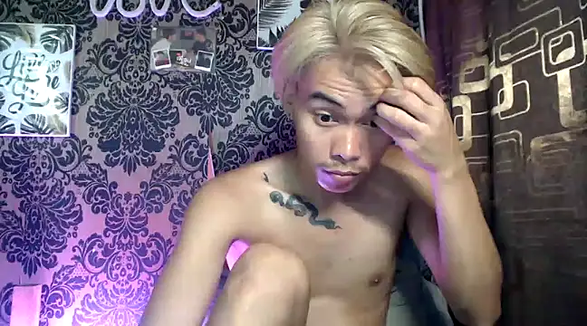 Snapshot of asianpatt69 chatting on December 3, 2024, 2:20 am asianpatt69 online show from December 3, 2024, 2:20 am