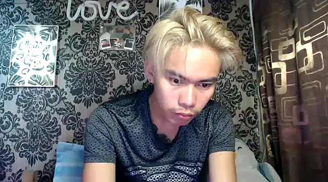 Snapshot of asianpatt69 chatting on December 2, 2024, 10:51 pm asianpatt69 online show from December 2, 2024, 10:51 pm