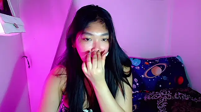 TR4NSCUTI3 online show from February 26, 2025, 2:08 am