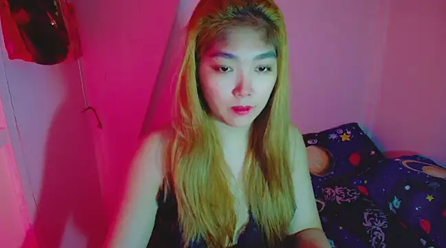 TR4NSCUTI3 online show from January 25, 2025, 11:54 pm