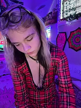 Cutiepiespanks online show from October 15, 2025, 2:14 pm