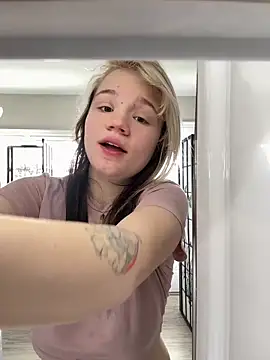 Cutiepiespanks online show from April 12, 2026, 8:34 pm