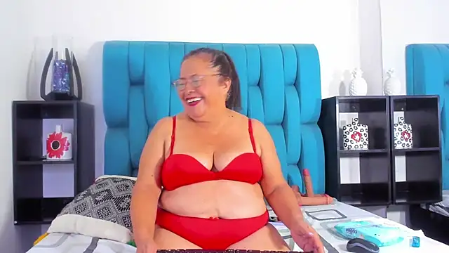 Keira Lennox online show from March 19, 2025, 6:01 pm