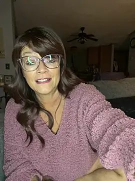 cowgirlc online show from February 26, 2025, 3:35 am