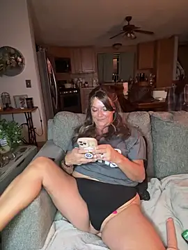 cowgirlc online show from September 10, 2025, 2:21 am