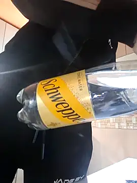 Hakocity2200 online show from February 4, 2026, 1:06 pm