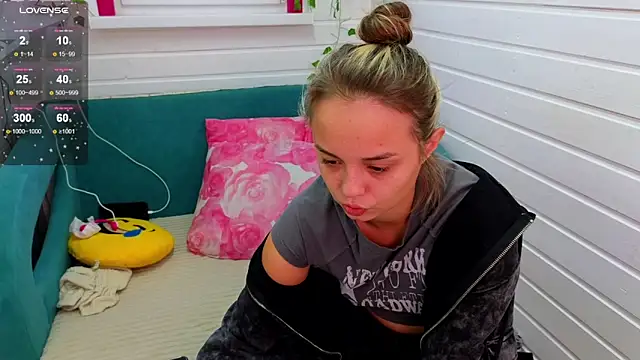 Misss Vikk online show from October 2, 2025, 5:55 am