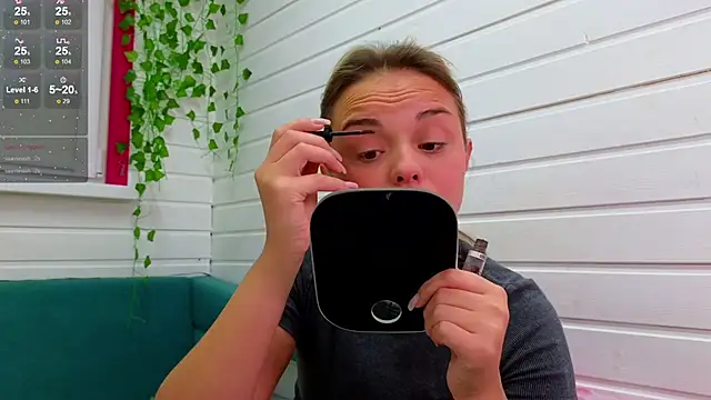 Misss Vikk online show from October 5, 2025, 6:15 am