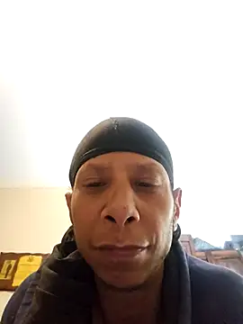 Snapshot of Vybezmaster chatting on November 17, 2025, 6:39 am Vybezmaster online show from November 17, 2025, 6:39 am