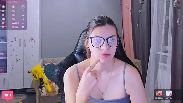 Snapshot of MollyLollipop chatting on February 18, 2026, 12:52 am MollyLollipop online show from February 18, 2026, 12:52 am