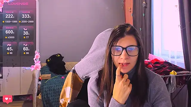 Snapshot of MollyLollipop chatting on February 3, 2026, 2:53 am MollyLollipop online show from February 3, 2026, 2:53 am