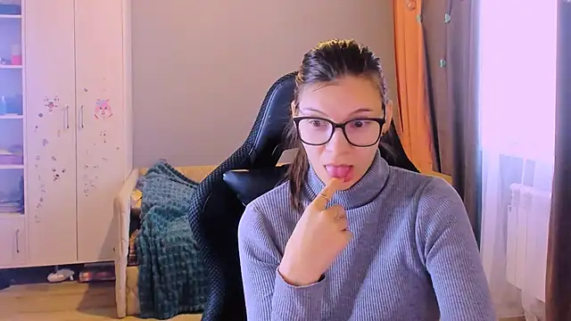 Snapshot of MollyLollipop chatting on March 2, 2026, 2:01 am MollyLollipop online show from March 2, 2026, 2:01 am