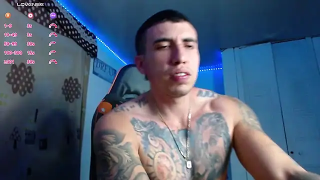 Snapshot of Adam_Hudsond chatting on November 21, 2025, 11:48 pm Adam Hudsond online show from November 21, 2025, 11:48 pm