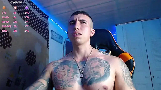 Snapshot of Adam_Hudsond chatting on November 30, 2025, 9:59 pm Adam Hudsond online show from November 30, 2025, 9:59 pm