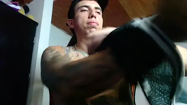 Snapshot of Adam_Hudsond chatting on February 23, 2025, 11:04 pm Adam Hudsond online show from February 23, 2025, 11:04 pm