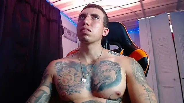 Snapshot of Adam_Hudsond chatting on November 1, 2025, 4:34 pm Adam Hudsond online show from November 1, 2025, 4:34 pm