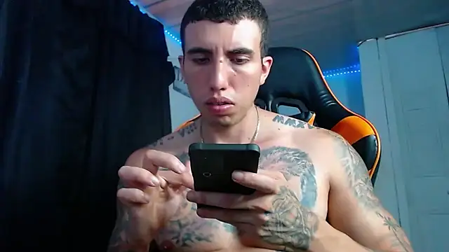 Snapshot of Adam_Hudsond chatting on November 2, 2025, 5:29 pm Adam Hudsond online show from November 2, 2025, 5:29 pm