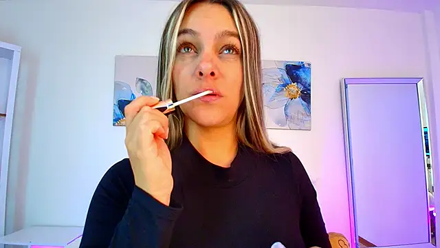 Isabella Harley online show from April 8, 2026, 1:56 pm