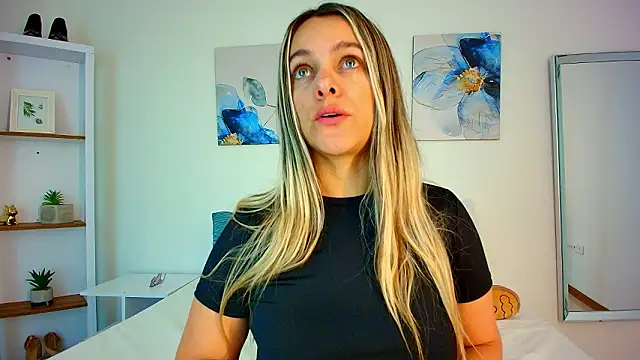 Isabella Harley online show from March 19, 2026, 1:22 pm