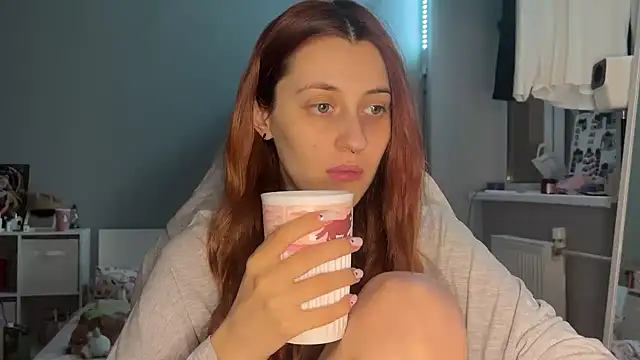 Snapshot of Uniarten chatting on October 22, 2025, 6:18 pm Uniarten online show from October 22, 2025, 6:18 pm