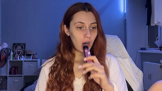 Snapshot of Uniarten chatting on October 30, 2025, 7:44 pm Uniarten online show from October 30, 2025, 7:44 pm