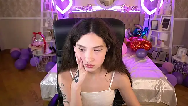 Snapshot of BabyFlowerr chatting on February 7, 2025, 7:49 pm BabyFlowerr online show from February 7, 2025, 7:49 pm