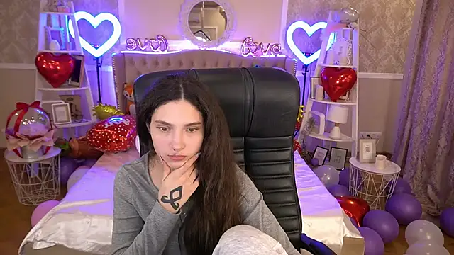 Snapshot of BabyFlowerr chatting on February 20, 2025, 5:01 am BabyFlowerr online show from February 20, 2025, 5:01 am