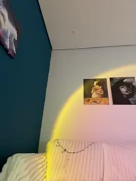 Snapshot of Kylie_Desire chatting on November 4, 2025, 4:38 am Kylie Desire online show from November 4, 2025, 4:38 am