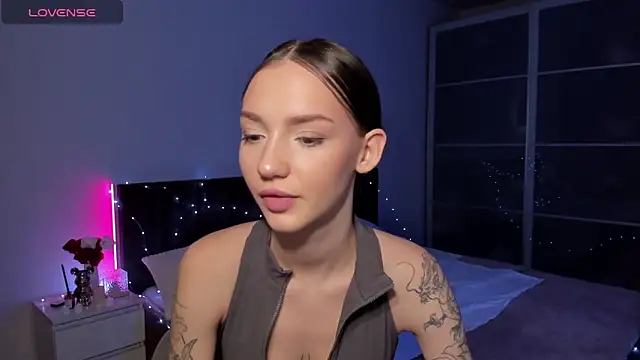 Snapshot of SophieCatty chatting on March 25, 2026, 4:23 am SophieCatty online show from March 25, 2026, 4:23 am