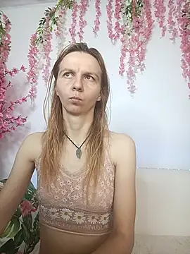 Snapshot of Bell_a_mi_ chatting on July 9, 2026, 10:59 am Bell a mi online show from July 9, 2026, 10:59 am