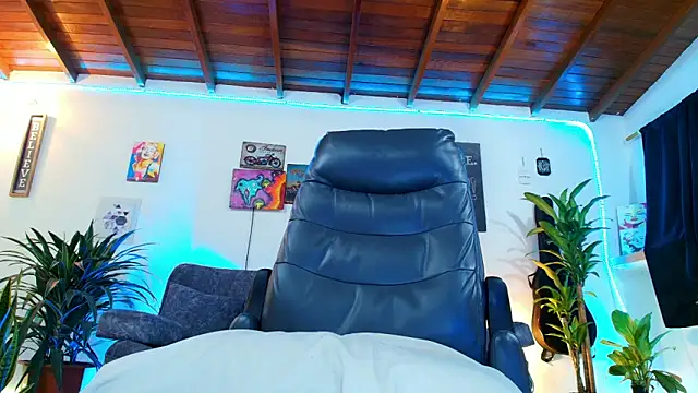 RyanCarter  online show from September 28, 2025, 3:52 pm