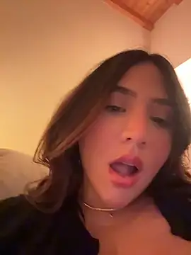 marcimaa online show from April 14, 2026, 12:04 am