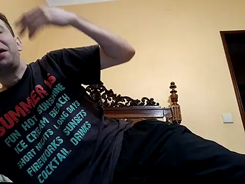 Snapshot of White_rabbit_ chatting on November 12, 2025, 10:19 am White rabbit online show from November 12, 2025, 10:19 am