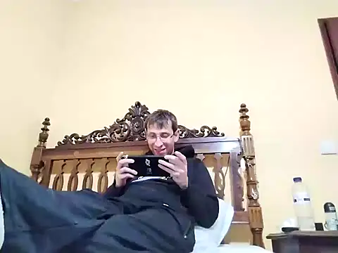 Snapshot of White_rabbit_ chatting on January 24, 2025, 8:43 pm White rabbit  online show from January 24, 2025, 8:43 pm