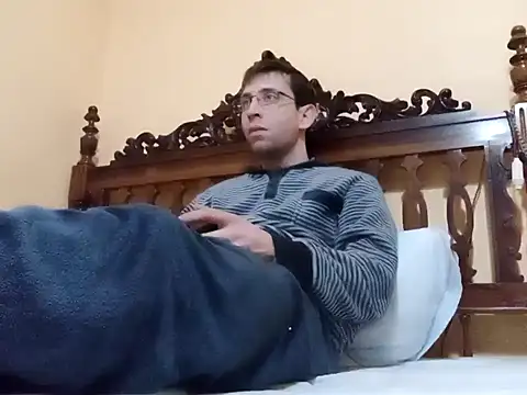 Snapshot of White_rabbit_ chatting on January 24, 2025, 11:45 pm White rabbit  online show from January 24, 2025, 11:45 pm