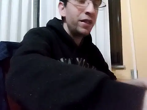 Snapshot of White_rabbit_ chatting on March 15, 2025, 9:27 pm White rabbit  online show from March 15, 2025, 9:27 pm