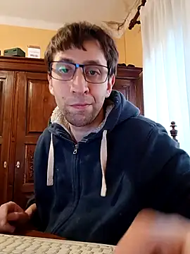 Snapshot of White_rabbit_ chatting on March 2, 2026, 10:00 am White rabbit online show from March 2, 2026, 10:00 am